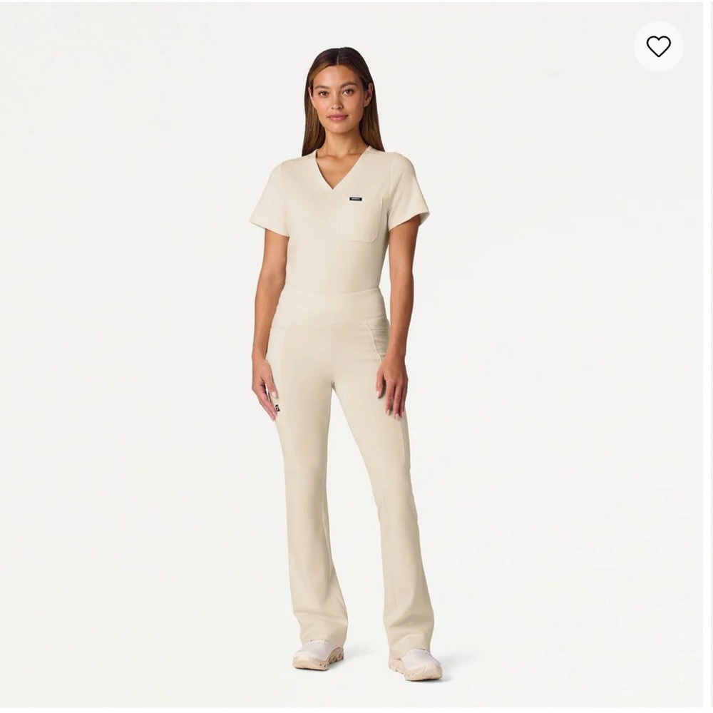 Jaanuu UltraSOFT Scrub set - cesi slim top and Perri Yoga scrub pant
